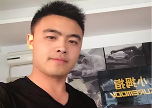 小伙子子承父业，小拇指年轻加盟商扭转10年老店的命运