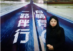 4年了，小拇指这位老板娘终于打了个翻身仗