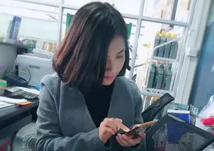 小拇指魅力爆棚，这位美女老板娘竟暂时搁置了二胎计划