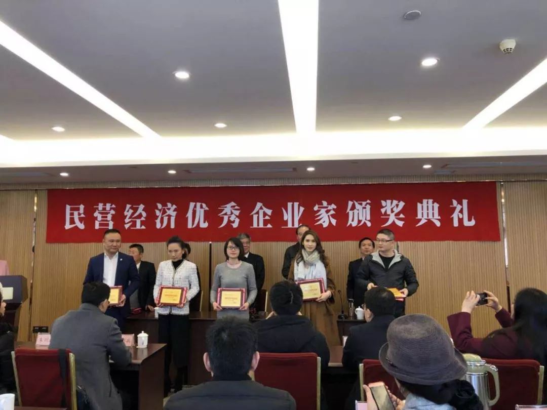 小拇指老总_小拇指骨折图片(2)