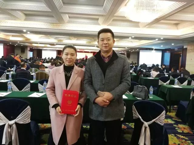 她曾想成为优秀小拇指店长，如今圆梦浙江省连锁业优秀店长!